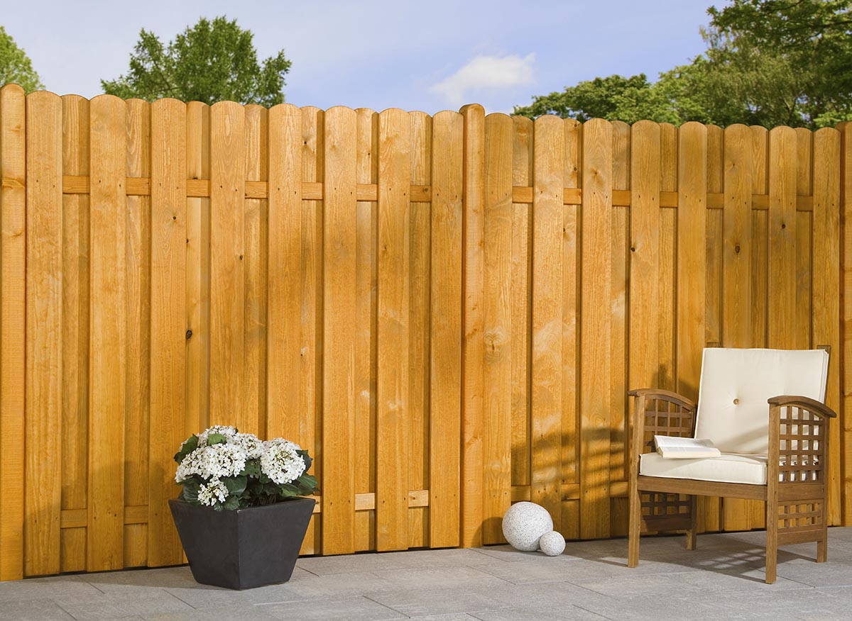 Bohlenzaun Valas farbig lasiert