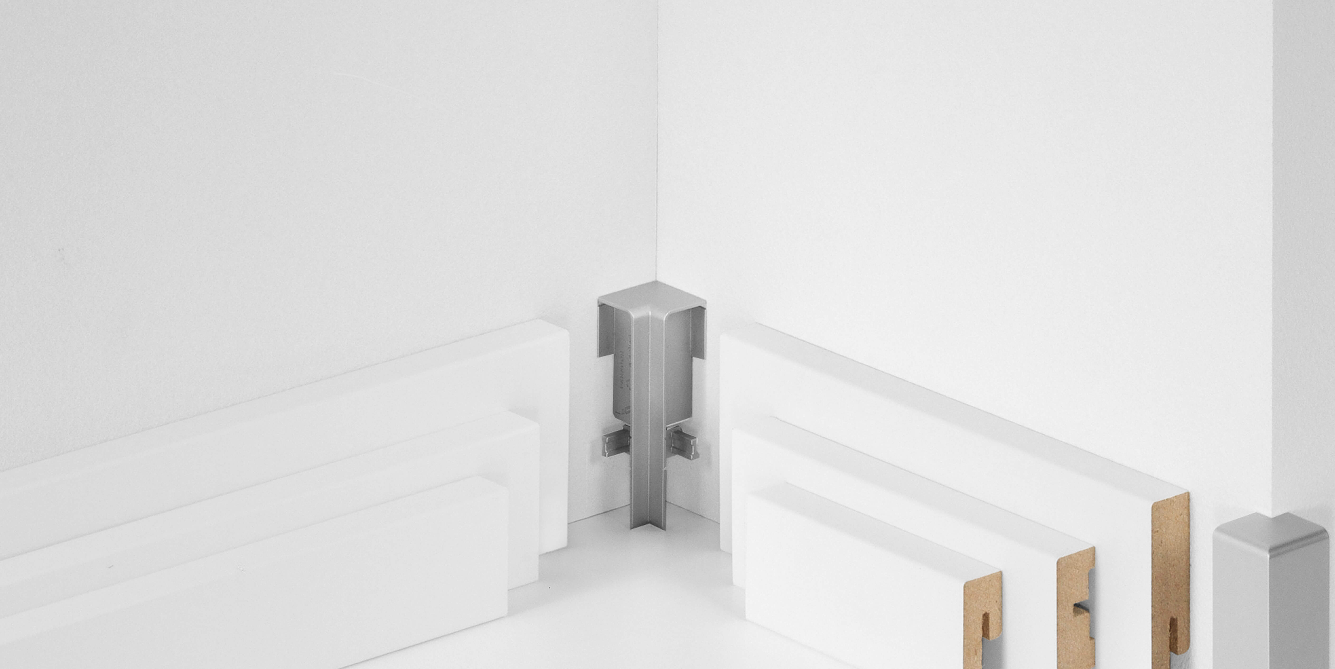 Innenecke variabel Typ2 Sockelleiste SL3/5/6/18 Alu Optik