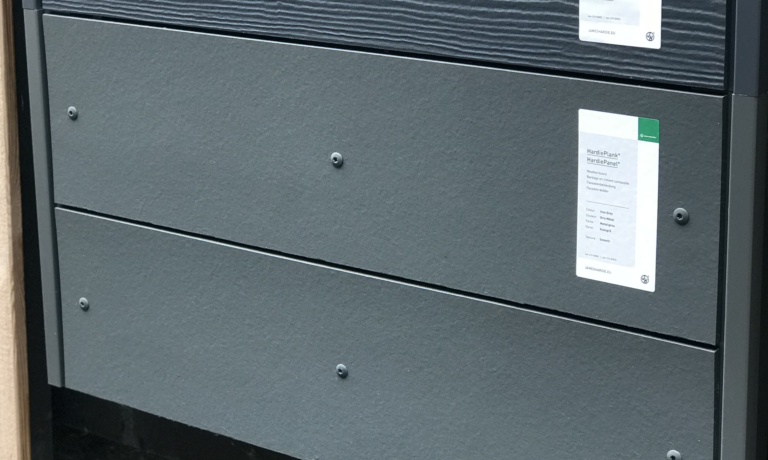 Hardie® Plank  glatt Fassadenverkleidung metallgrau