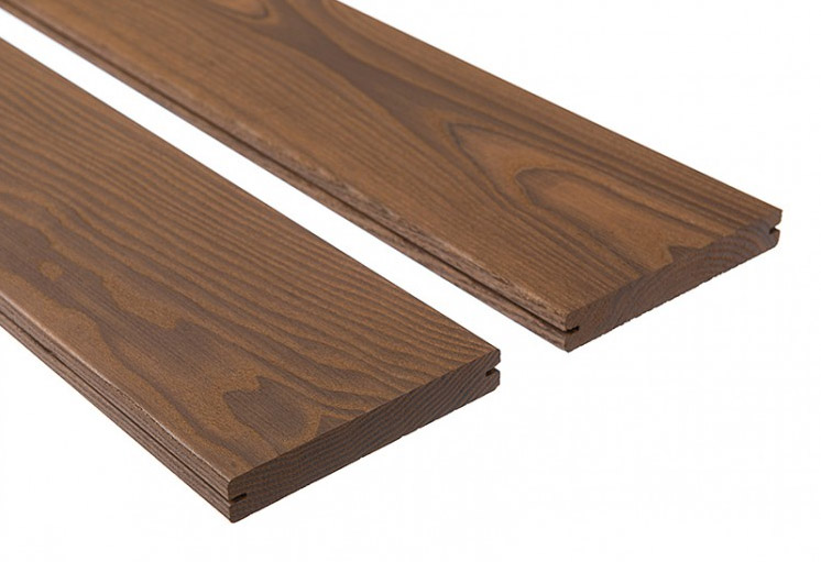 Thermoesche Terrassenholz