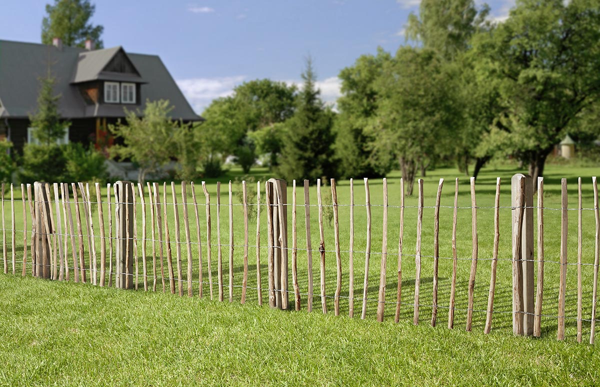 Rollzaun / Staketenzaun Haselnuss Staketenabstand ca. 7-8 cm