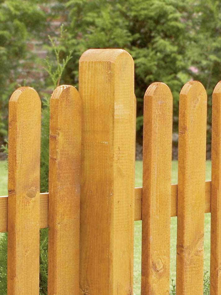 Pfosten Kiefer farbig lasiert mit Kopfrundung