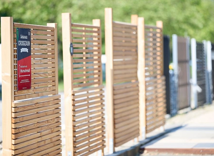 Ausstellung Sichtschutz Holz Braun Reutlingen